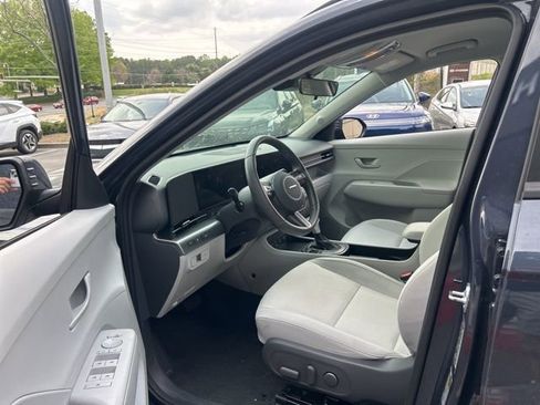 Used 2025 Hyundai Kona SEL image 9