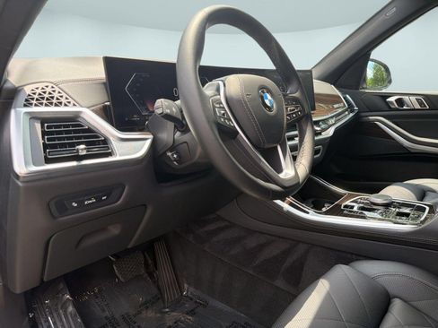 Certified 2024 BMW X5 xDrive40i w/ Parking Assistance Package AWD/4WD image 4