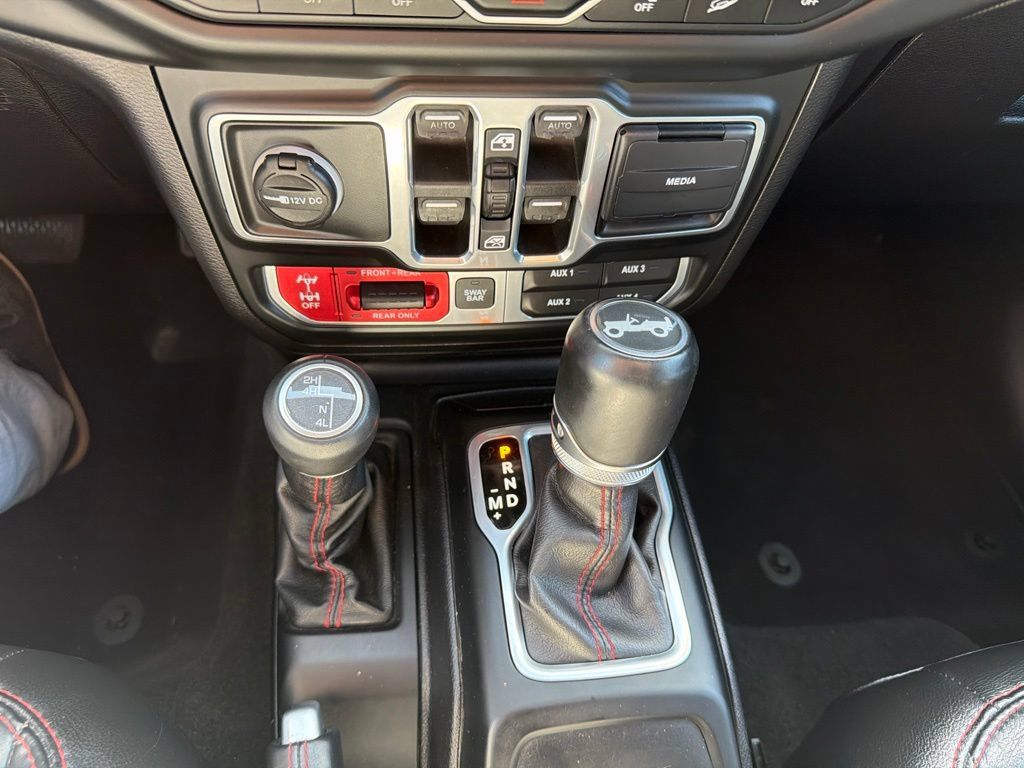 Used 2018 Jeep Wrangler Unlimited Rubicon AWD/4WD image 16