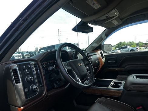 Used 2016 Chevrolet Silverado 1500 High Country w/ High Country Premium Package AWD/4WD image 9