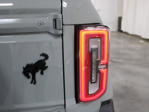 Used 2022 Ford Bronco Outer Banks image 23