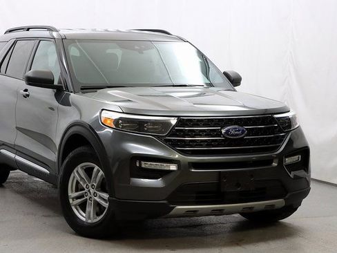 Used 2020 Ford Explorer XLT w/ Equipment Group 202A image 2