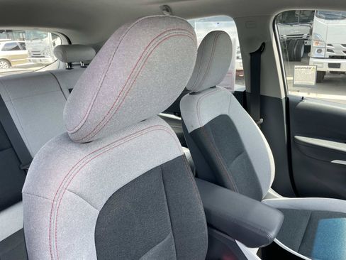 Used 2019 Chevrolet Bolt LT FWD image 27