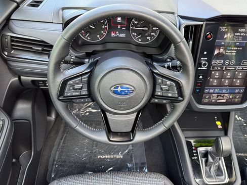 Used 2025 Subaru Forester Premium AWD/4WD image 14