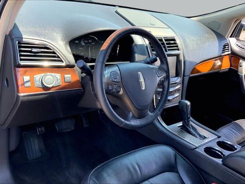 Used 2013 Lincoln MKX AWD image 17