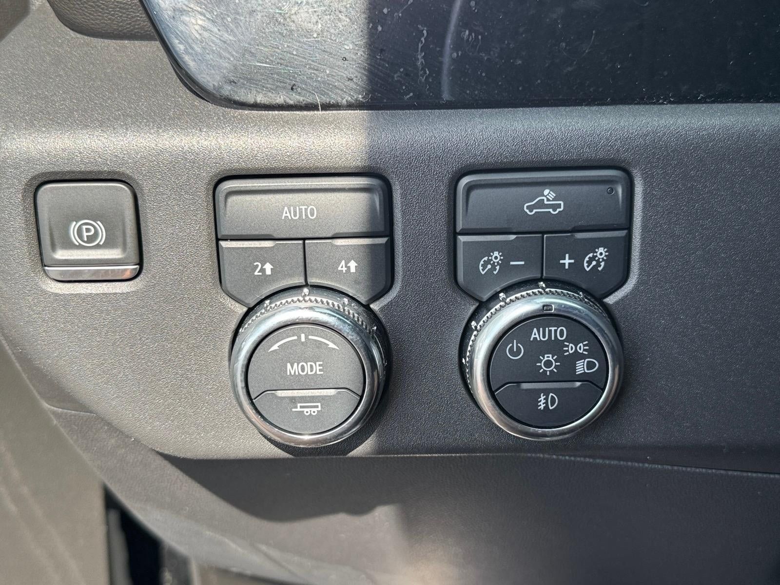 Used 2022 GMC Sierra 1500 Elevation w/ LPO, Elevation Black Package AWD/4WD image 13
