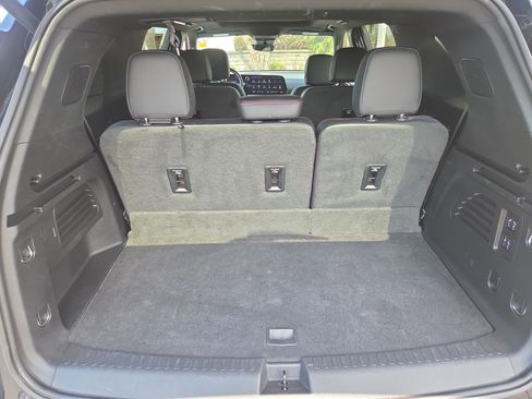 Used 2025 Chevrolet Traverse RS w/ LPO, Floor Liner Package AWD/4WD image 36
