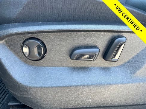 Used 2021 Volkswagen Tiguan SE image 14