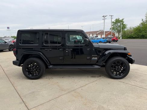 Used 2023 Jeep Wrangler Unlimited Sahara w/ Cold Weather Group AWD/4WD image 4