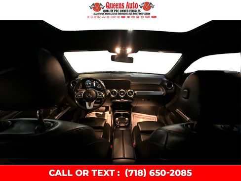 Used 2020 Mercedes-Benz GLB 250 4MATIC w/ Premium Package image 38