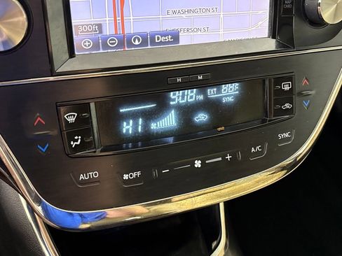 Used 2015 Toyota Avalon XLE Touring FWD image 38