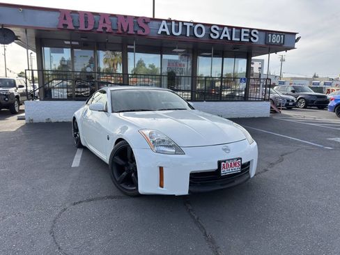 Used 2006 Nissan 350Z Coupe w/ (N93) Cargo Convenience Pkg image 1