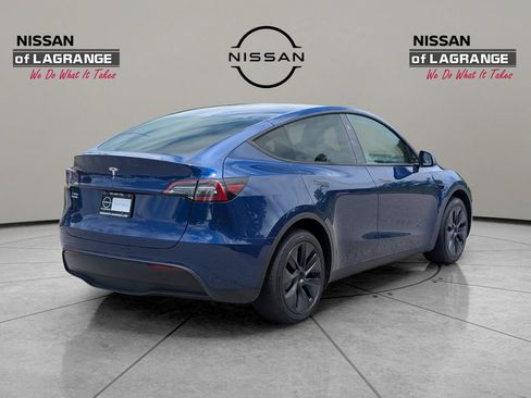 Used 2024 Tesla Model Y 2WD image 5