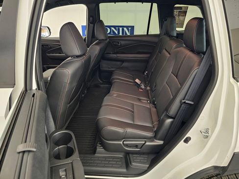 Used 2025 Honda Passport TrailSport image 36
