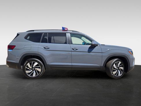 New 2026 Volkswagen Atlas SE image 3