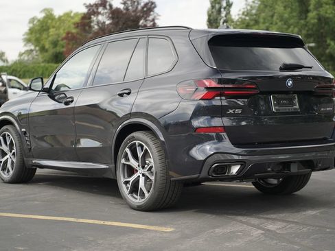 New 2026 BMW X5 xDrive50e w/ M Sport Package AWD/4WD image 3