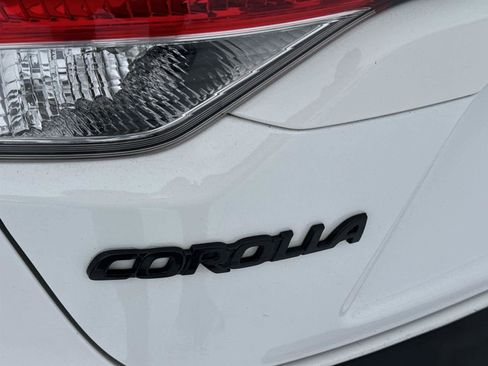 Used 2021 Toyota Corolla SE w/ Carpet Mat Package (TMS) image 10