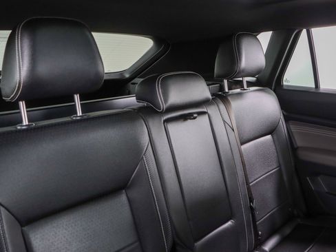 Used 2023 Volkswagen Atlas Cross Sport SEL AWD/4WD image 28