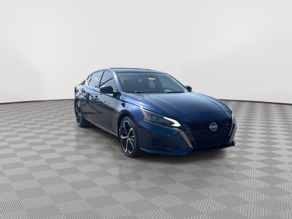 Certified 2023 Nissan Altima 2.5 SR FWD image 3