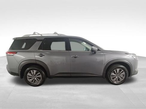 Used 2025 Nissan Pathfinder SV FWD image 10