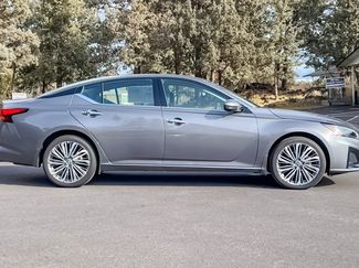 Used 2024 Nissan Altima 2.5 SL video 3