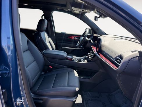 Used 2025 Chevrolet Traverse Z71 w/ Enhanced Driving Package image 19