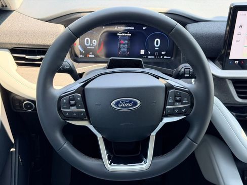 New 2026 Ford Explorer Platinum AWD/4WD image 17