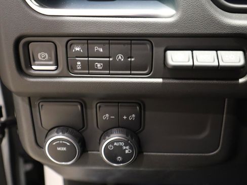 Used 2023 Chevrolet Tahoe High Country w/ Premium Package 2 image 28