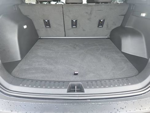 Used 2025 Chevrolet Equinox LT w/ Safety and Technology Package AWD/4WD image 23