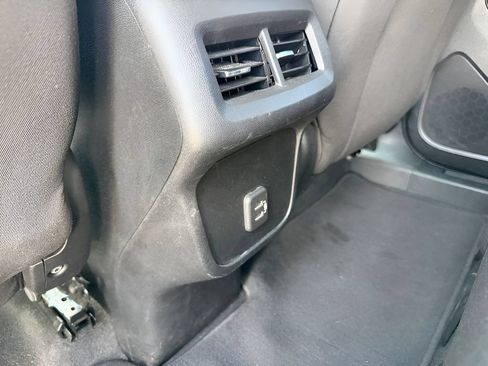 Used 2020 Chevrolet Equinox LT AWD/4WD image 28