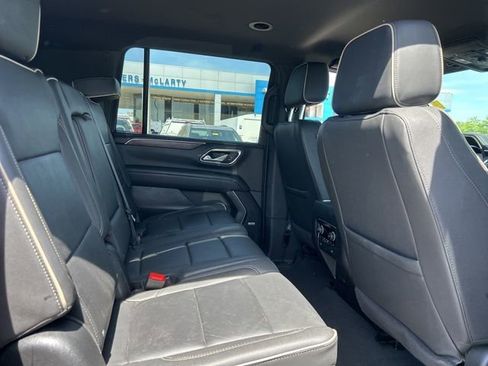 Used 2024 Chevrolet Suburban Premier AWD/4WD image 33
