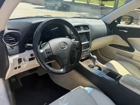 Used 2010 Lexus IS 350C RWD image 17