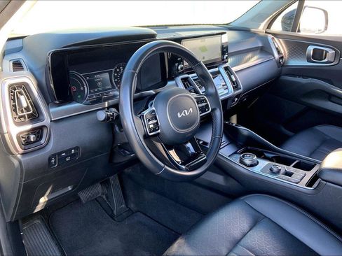 Used 2024 Kia Sorento EX AWD/4WD image 12