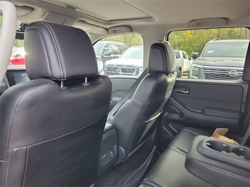 Used 2024 Nissan Frontier SL w/ Technology Package image 25