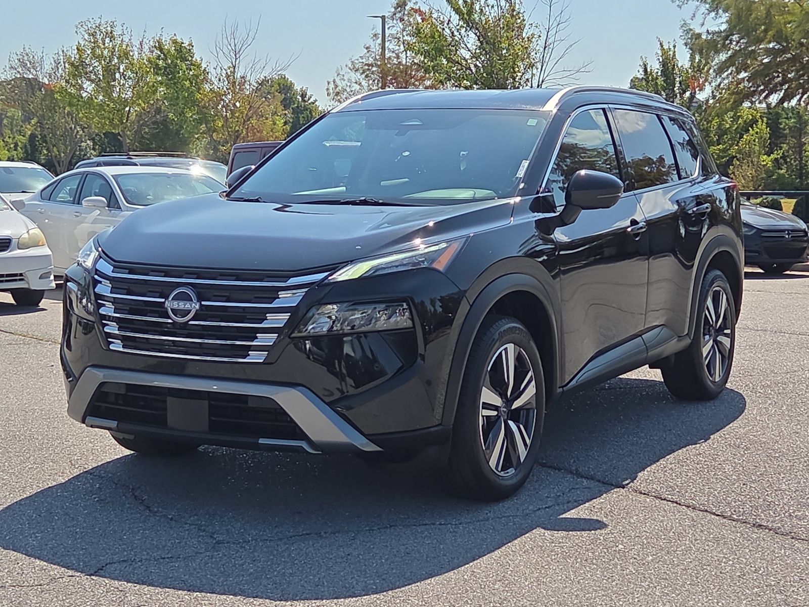 Used 2026 Nissan Rogue SL FWD image 2