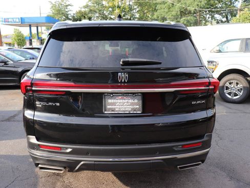 Used 2025 Buick Enclave Preferred AWD/4WD image 4