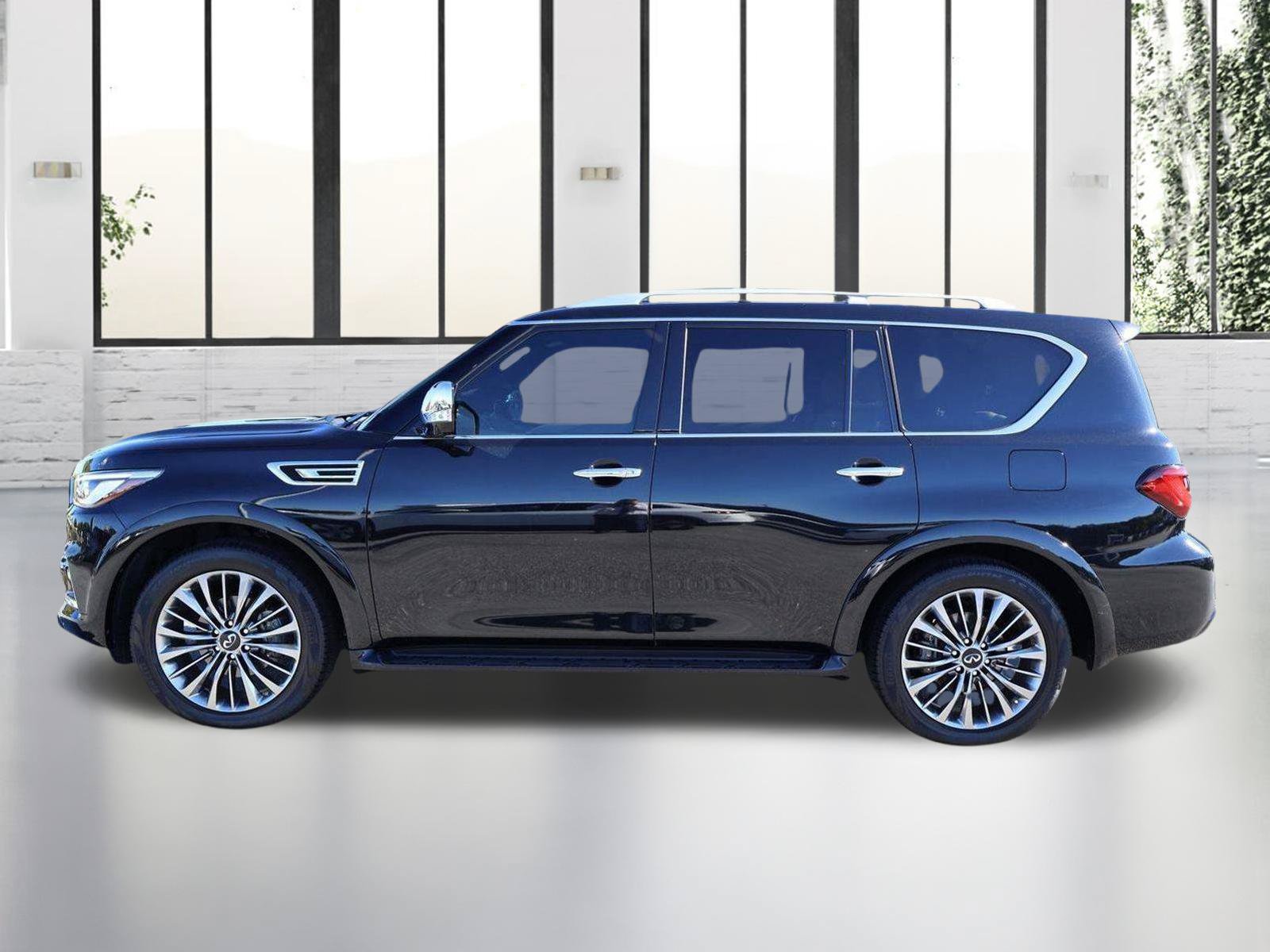Used 2022 INFINITI QX80 Sensory w/ All-Season Package AWD/4WD image 2