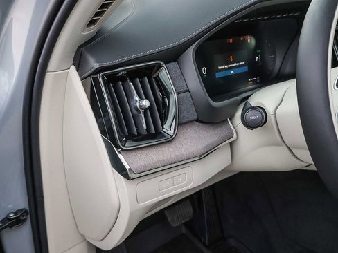 New 2026 Volvo XC90 T8 Ultra w/ Protection Package Premier image 34