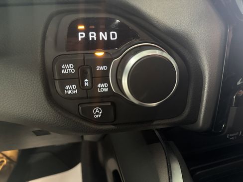 Used 2025 RAM 1500 Big Horn AWD/4WD image 17