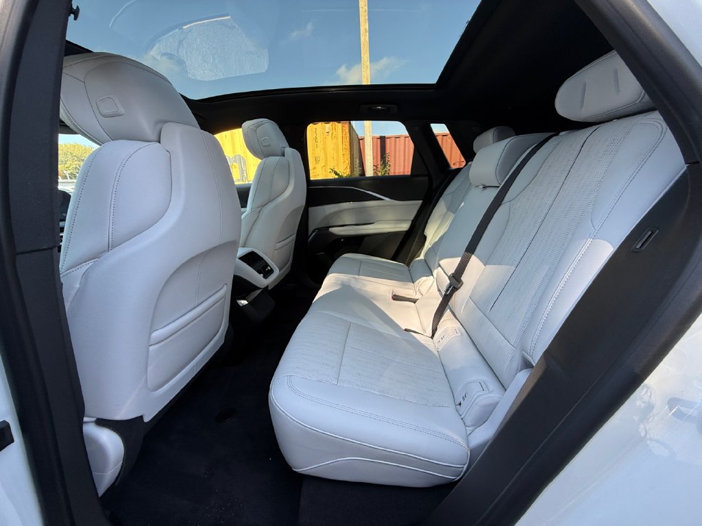 Used 2024 Cadillac Lyriq Luxury RWD image 25