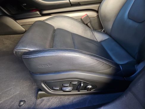 Used 2020 Porsche Taycan Turbo S image 18