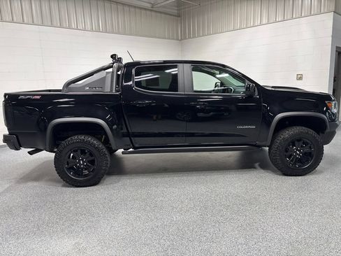 Used 2020 Chevrolet Colorado ZR2 w/ ZR2 Midnight Special Edition AWD/4WD image 8