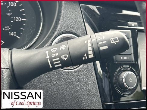 Used 2019 Nissan Rogue SV w/ Premium Package FWD image 31