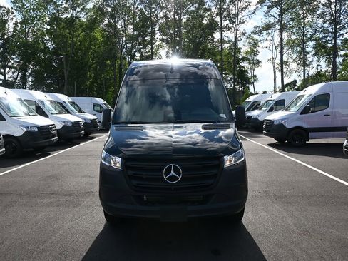 Used 2025 Mercedes-Benz Sprinter 2500 image 31