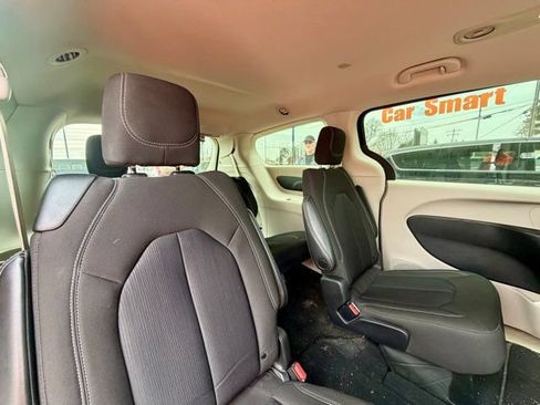 Used 2023 Chrysler Voyager LX FWD image 19