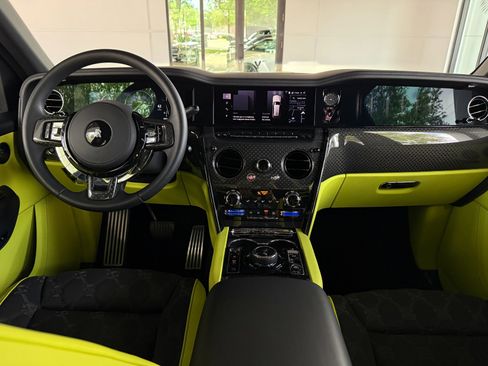 Used 2025 Rolls-Royce Cullinan Black Badge image 49