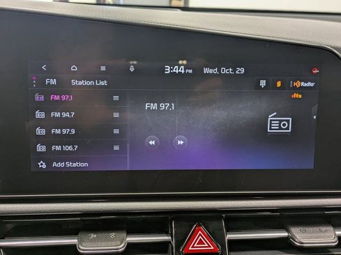 Certified 2024 Kia Niro SX Touring image 12