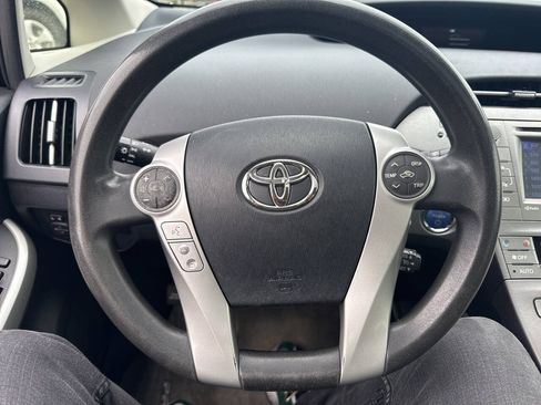 Used 2013 Toyota Prius Three w/ Solar Roof Pkg FWD image 10