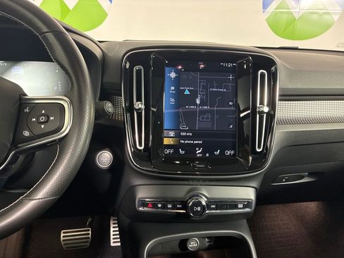 Used 2021 Volvo XC40 T5 R-Design w/ Advanced Package image 16