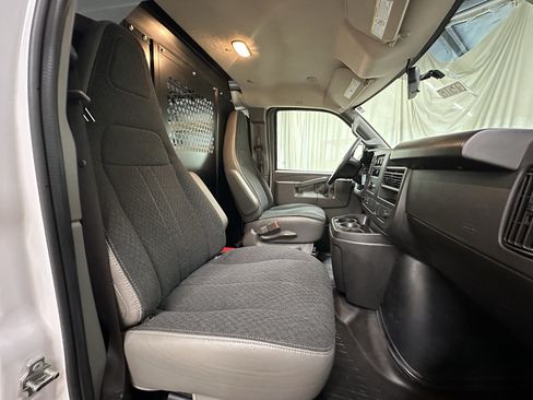 Used 2025 GMC Savana 2500 w/ Driver Convenience Package RWD image 16